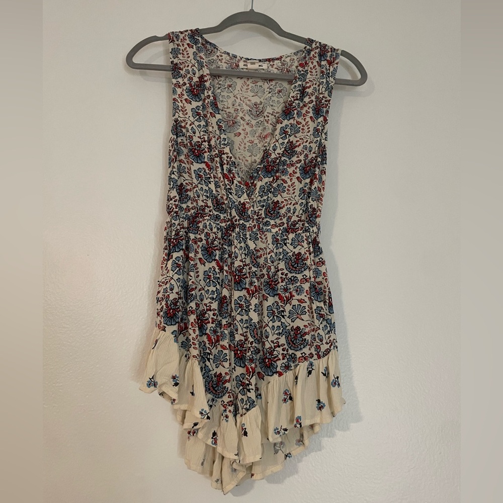 Billabong vintage floral romper!